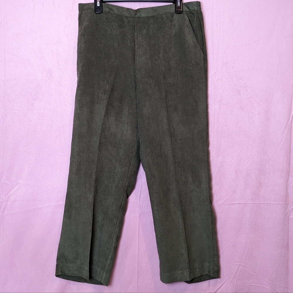 Alfred Dunner Soft Classic Fit Olive Green Pants size 16 Petite